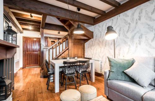 Beret Apartment | Tanau 1700 by SeaMount Rentals