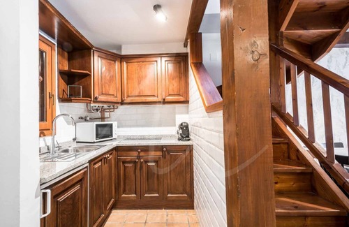 Beret Apartment | Tanau 1700 by SeaMount Rentals