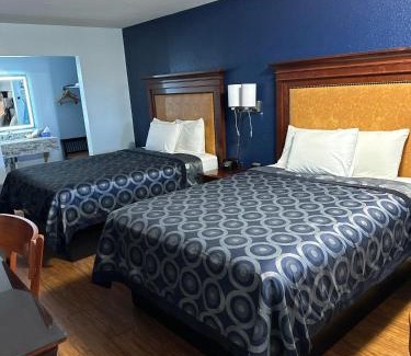 Frederick Hotel | Tanglewood Motel