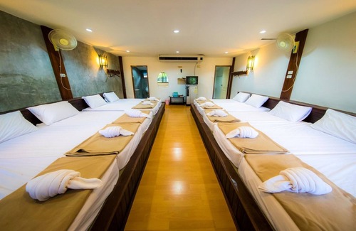 Udon Thani Hotel | Tanita Lagoon Resort