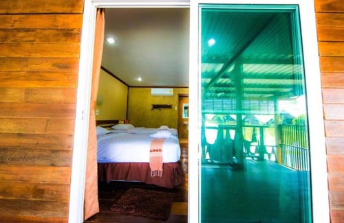 Udon Thani Hotel | Tanita Lagoon Resort
