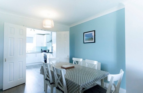 Tankerton House | Tankerton Townhouse - parking - 150m to beach