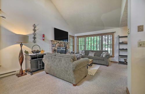 Tannersville House | Tannersville Townhome, Near Camelback Mtn!