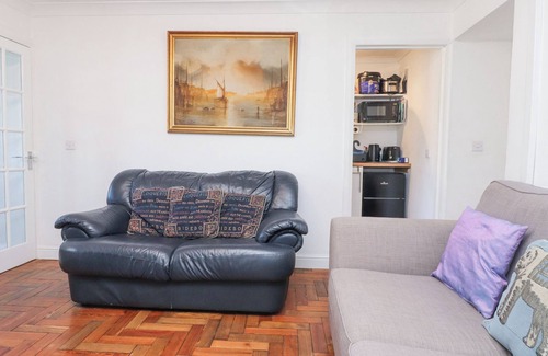 Bryngwran Cottage | TANYFRON HOLIDAY STUDIO, romantic, with open fire in Gwalchmai
