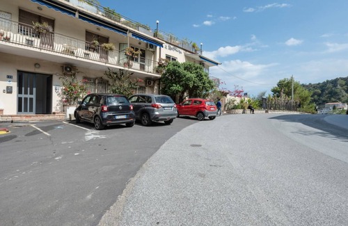 Spisone Apartment | Taormina Seaview Studio a few steps from the Beach