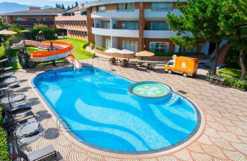 Longtan District Hotel | Taoyuan Yuehua Hotel & Golf Club