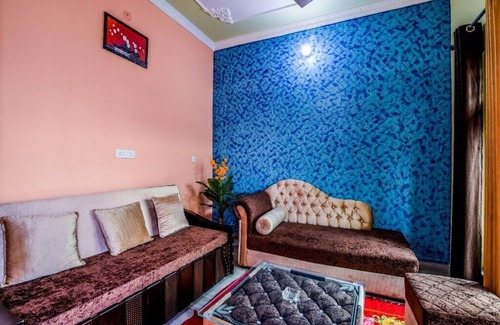 Dehradun House | Tapasya Homestay budget accommodation near Jollygrant Airport Dehradun