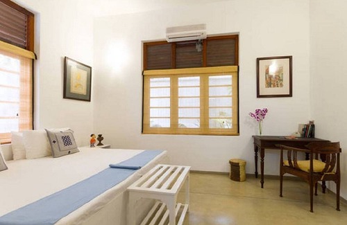 Kollupitiya Bed & Breakfast | Taprobane Room - The Little Townhouse