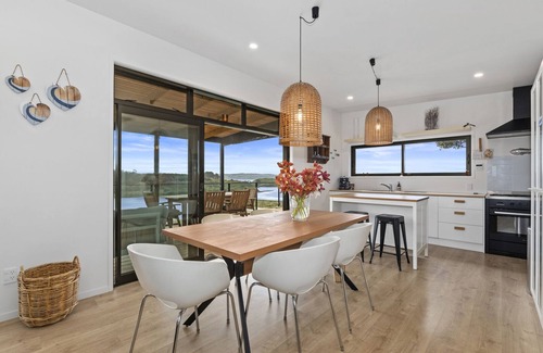 Te Tii House | Tapuaetahi Beach Marvel - Te Tii Holiday Home