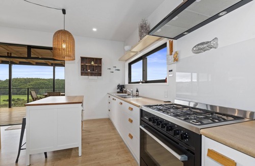 Te Tii House | Tapuaetahi Beach Marvel - Te Tii Holiday Home