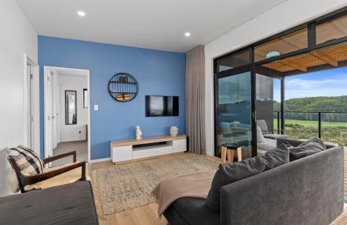 Te Tii House | Tapuaetahi Beach Marvel - Te Tii Holiday Home
