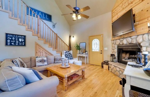 Eagar Cabin | Tara Cabin