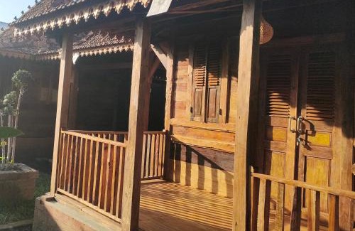 Denpasar Utara Cabin | Taruchi 2 Bedrooms with Garden View