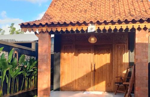Denpasar Utara Cabin | Taruchi 2 Bedrooms with Garden View