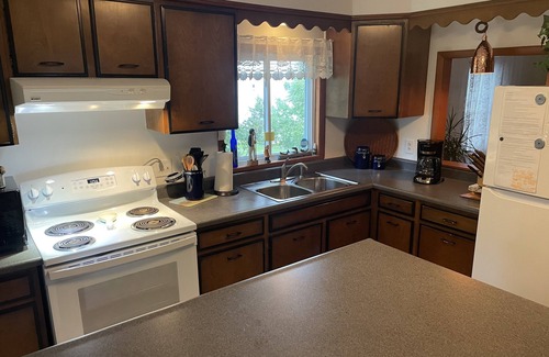 Oaks Corners House | Taste of Serenity Wine Trl, Sunsets, Private Beach/Dock/Romantic views!