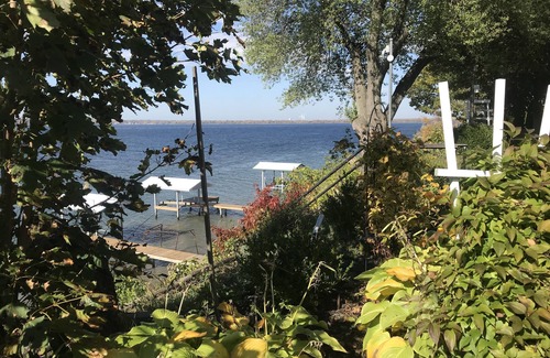 Oaks Corners House | Taste of Serenity Wine Trl, Sunsets, Private Beach/Dock/Romantic views!