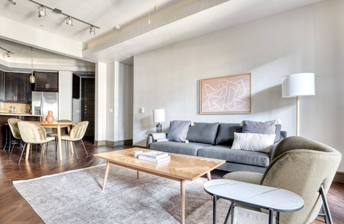 North Burnet Apartment | Tasteful Domain 2BR w/Gym, Pool & W/D, nr restaurants, by Blueground