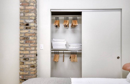 Wicker Park Apartment | Tasteful Wicker Park 1BR w/ W/D, 1 block to L, Six Corners, by Blueground
