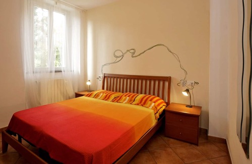 Tronzano Lago Maggiore Apartment | Tastefully furnished 2-room apartment with sea garden and beach