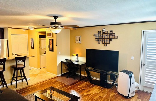 University City Condo | Tastefully Furnished & Centrally Located in La Jolla with Pool, Hot Tub & Gym