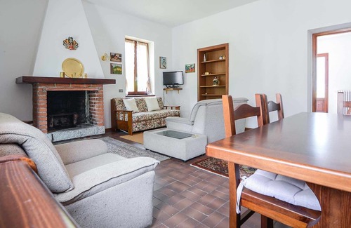 Visgnola Apartment | TATA - Immersed in the valley of olive trees