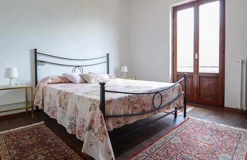 Visgnola Apartment | TATA - Immersed in the valley of olive trees