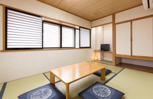 Nakaniikawa-gun House | Tateyama Kurobe Alpine Route Senjuso 立山黒部アルペンルート千寿荘