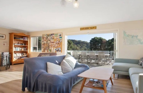 Taupo Bay House | Taupo Bay holiday home - 6 Bedrooms, 2 Bathrooms plenty of parking for the boat