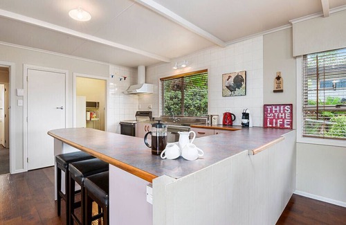Taupo House | Taupo Panorama - Lake Taupo Holiday Home