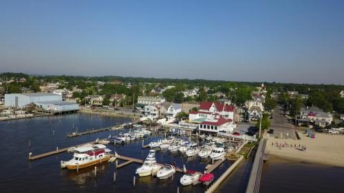 Somers Point Hotel | Tavern on the Bay Hotel - Al Capone Suite