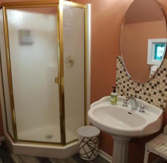 Somers Point Hotel | Tavern on the Bay Hotel - Albert Anastasia Suite