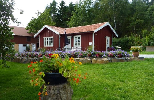 Orust Municipality House | Tavlebords Honungsgård