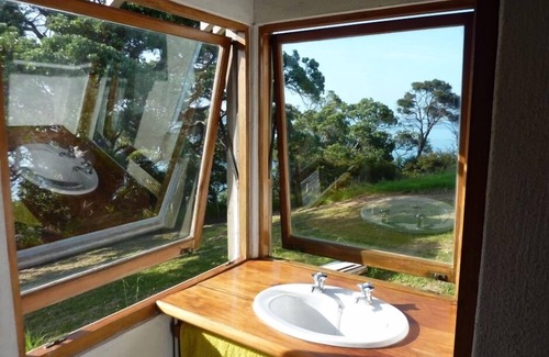 Tawharanui House | Tawharanui Park And Private Swimming Cove