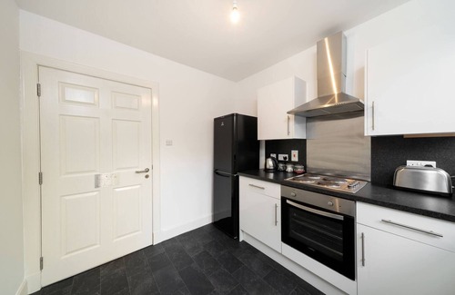 Glenisla Apartment | Taypark Garden View Apartment - Dundee West End