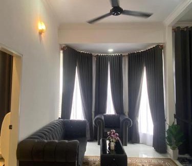 Wakaf Bharu House | TBJ HOMESTAy
