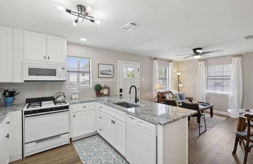 McKinney House | TCH - Cozy 2bd/2ba home in McKinney with Workspace