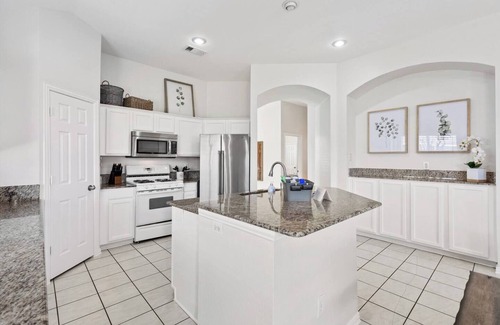 Frisco House | TCH - Cozy 3bd/2ba home in Frisco with Workspace