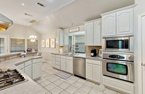 Highland Village House | TCH - Spacious 4bd/3ba home in Highland Village