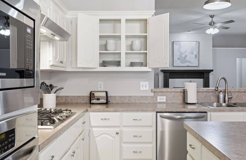 Sachse House | TCH - Spacious 4bd/3ba home in Sachse w/Workspace