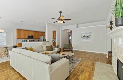 Wylie House | TCH - Spacious 5bd/3ba home in Wylie w/Workspace