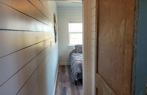 Johnson City House | TCR @ 290 Wine Trail #11 - New 40' unit sleeps 4!