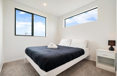 Te Atatu Peninsula Villa | Te Atatu Cozy Brand New Townhouse 5