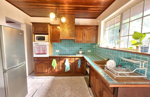 Fare House | Te Hana – Just 100 meters from the beach