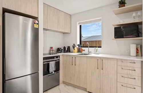 Henderson House | Te Kanawa Crescent 2BR Home