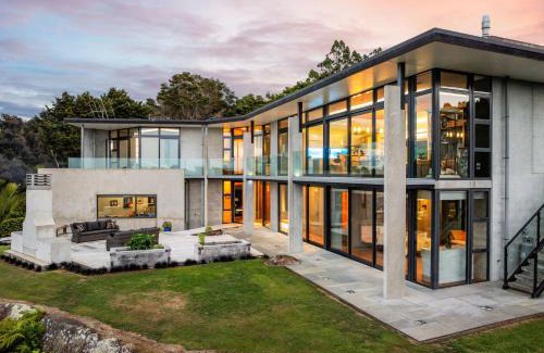 Parua Bay Villa | Te Rongo Executive Villa