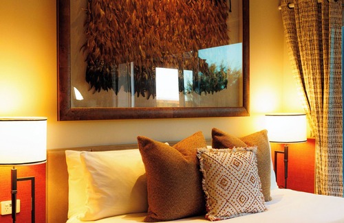 Raglan Hotel | Te Whaanga Retreat & Spa Lodge & Canvastown Luxury Glamping Tents