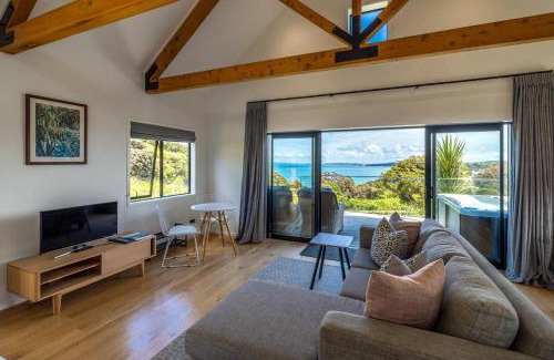 Omiha House | Te Whau Retreat - Guest House - Be My Guest Waiheke