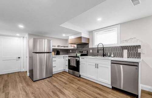 Rosemount House | Teal Treasure - Two Bedroom