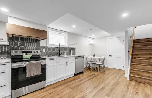 Rosemount House | Teal Treasure - Two Bedroom