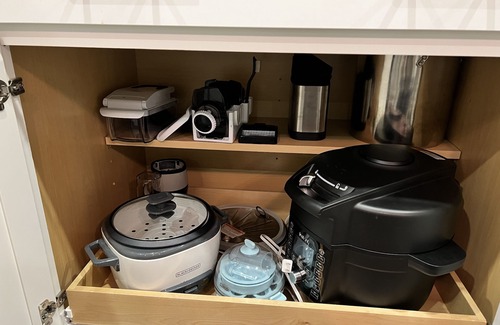 Woodbridge Condo | Tech Savvy Extended Stay Haven- Family and Pet Friendly 20 minutes from D.C.